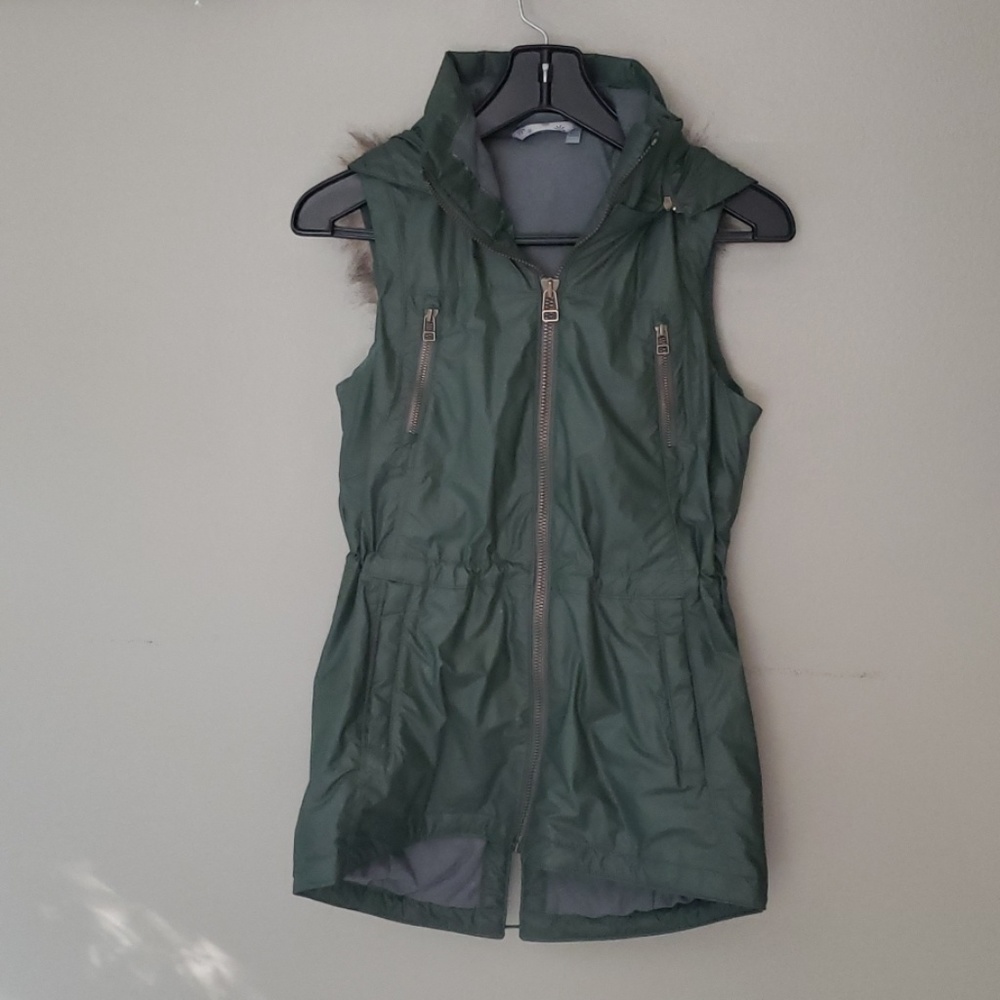 Athleta puffy vest
